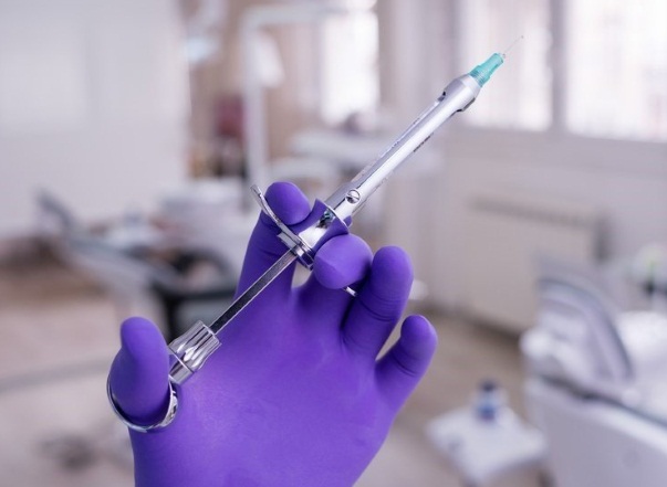 Почему анестезия может не помочь во время лечения зубов
